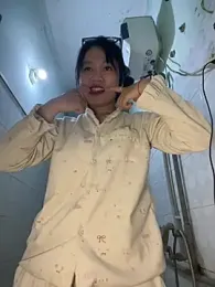 Leeeeiu webcam stripchat model stream image