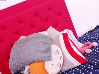 mia-thompson-1 webcam model stream image