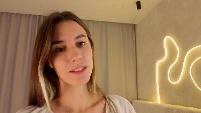 KarlyWixon webcam cam4 model stream image