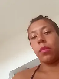 LucyNatural webcam model stream image