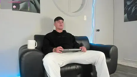 Cristopher_strong webcam model stream image