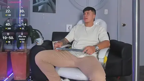 Cristopher_strong webcam model stream image