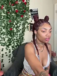 butterflybootyy webcam stripchat model stream image