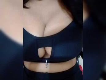 Tapur- webcam bongacams model stream image