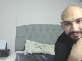 KiraSaint webcam model stream image