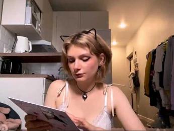 AideWaddick webcam bongacams model stream image