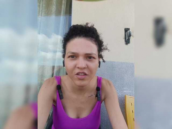 LittleLarimm webcam model stream image