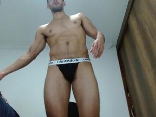 Tom Wills webcam model stream image