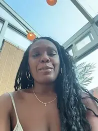 TilaTotti webcam model stream image