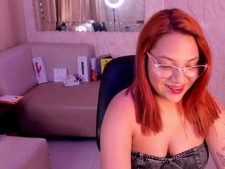 petitesofia webcam model stream image