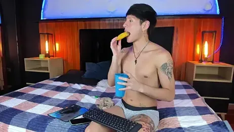 Zein_Maverick webcam model stream image