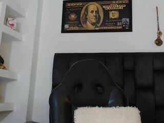 Tayler Summer webcam model stream image