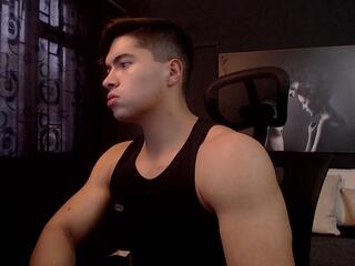 Noah Bezs webcam model stream image