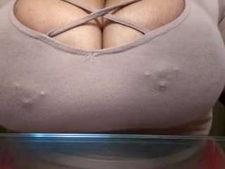 ladycruz webcam model stream image