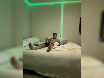 Lioners8 webcam bongacams model stream image