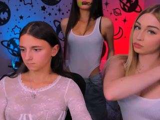 caroline-honeyy1 webcam preview