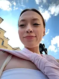 EstaVista webcam model stream image