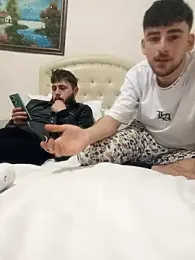 Yasinyasin7 webcam model stream image