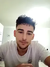 Yasinyasin7 webcam model stream image