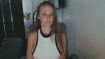 LoVe_On webcam model stream image