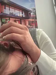 LIZ-06_ webcam model stream image