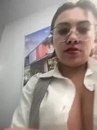 LIZ-06_ webcam model stream image