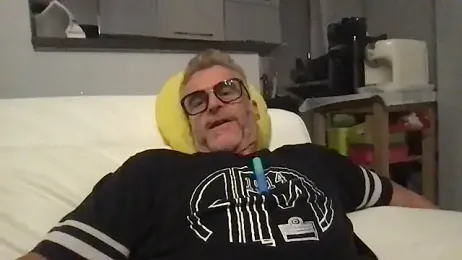 Axl_hot webcam model stream image