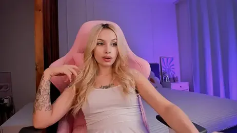 LanaMiracle webcam model stream image