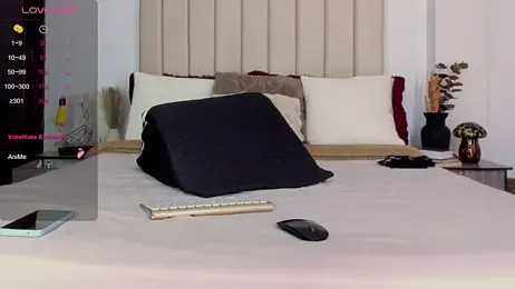 Romina_brunette webcam stripchat model stream image
