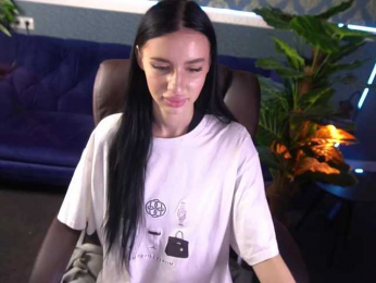 SnowWhiteee webcam model stream image