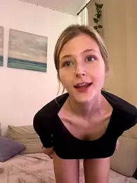 LunaRase webcam model stream image
