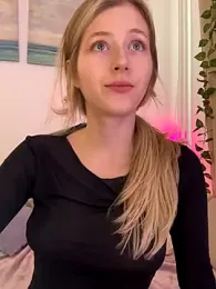 LunaRase webcam model stream image