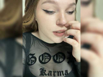 Monna-Krrrista webcam model stream image