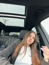 DoriDeluxe66 webcam stripchat model stream image