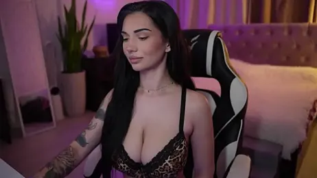 LindaWarners webcam model stream image