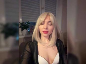 TopWoman webcam model stream image