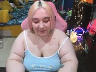 softie-sofy webcam camsoda model stream image