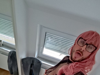 GingerPink webcam model stream image