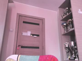 carin_the_body webcam model stream image