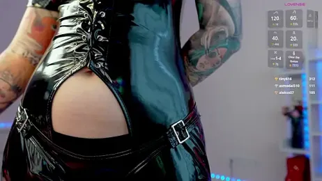 QueenAliceX webcam model stream image