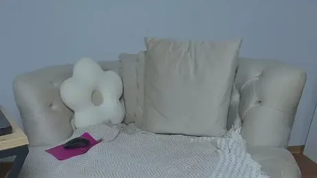 White_daisy webcam model stream image