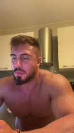Bigwhitebull webcam model stream image