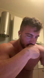 Bigwhitebull webcam model stream image