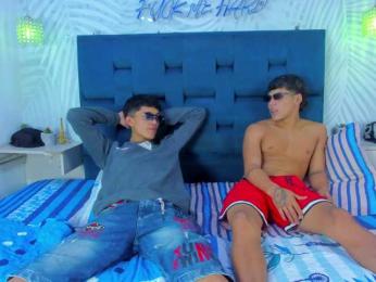 YoungsWild webcam model stream image