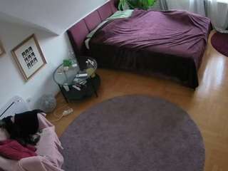 voyeurcam-julmodels-whitebed-4 webcam model stream image