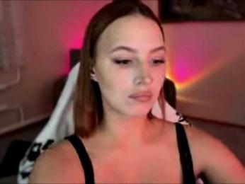Loozzyy webcam model stream image