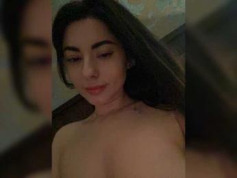 _AB_runette webcam model stream image