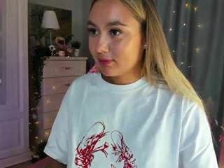 loneve webcam model stream image