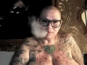 gepiercte_nippel webcam model stream image