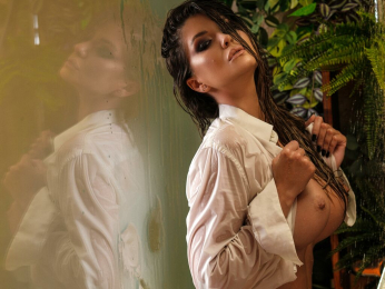 Luna webcam livejasmin model stream image